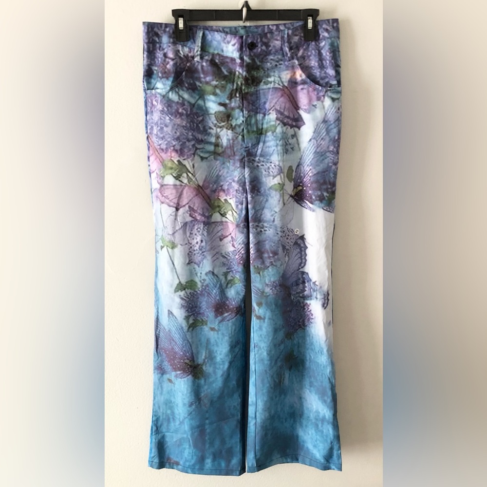 Butterfly Wide-Leg Pants - Picture 2 of 6